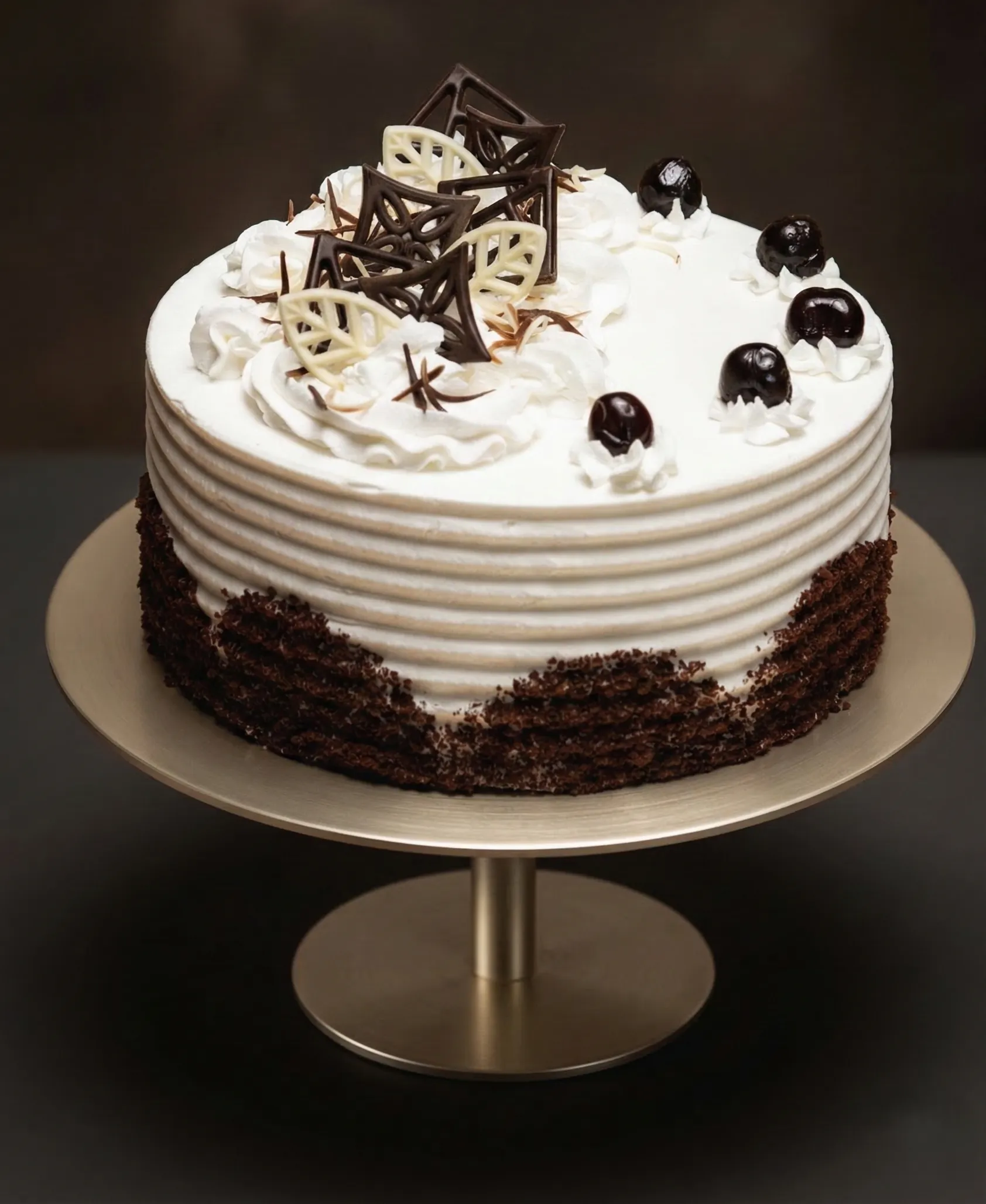 Fekete erdei torta tejszínes